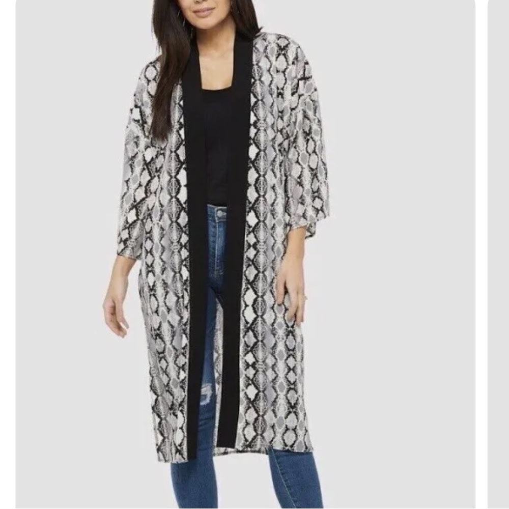 NWT Evereve Heidi snake kimono XS/S